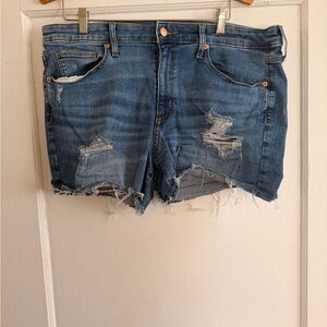 ✨ Universal Thread High-Rise Mid Distressed Denim Shorts ✨